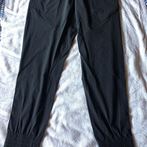 Lululemon Component Jogger ! - Picture 2 of 3